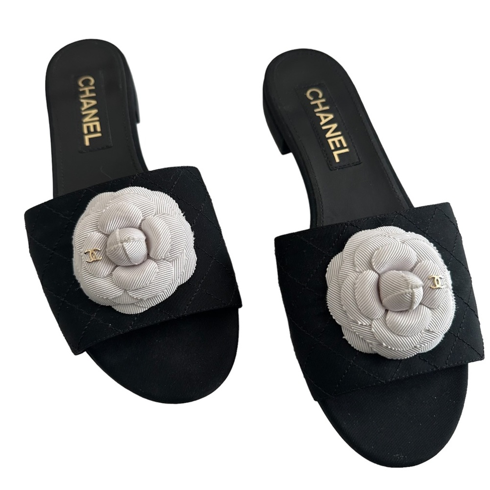 CHANEL Grosgrain Quilted Camellia Floral CC Sandals  - 39.5, Black White - Picture 10 of 10